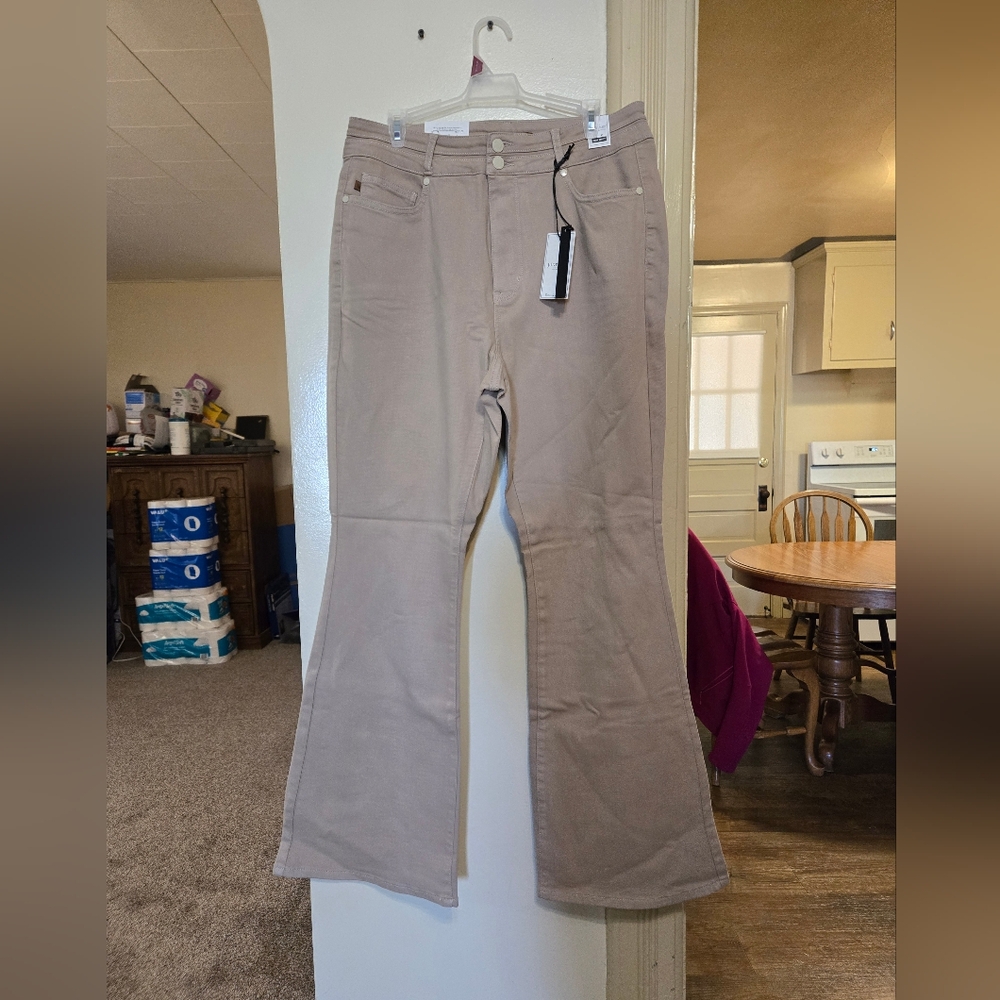 Brand new!! NWT Judy Blue stretchy tan khaki high rise flare jeans size 14W